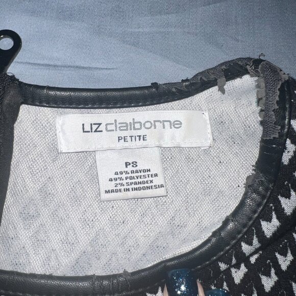 Vintage 1990s/Y2K Liz Claiborne Black and White Shirt - Picture 5 of 6